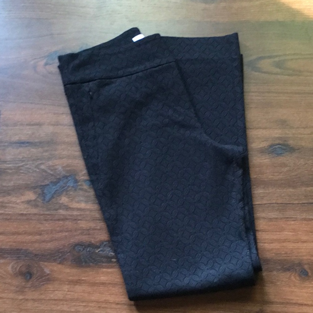 Textured pull on style pant